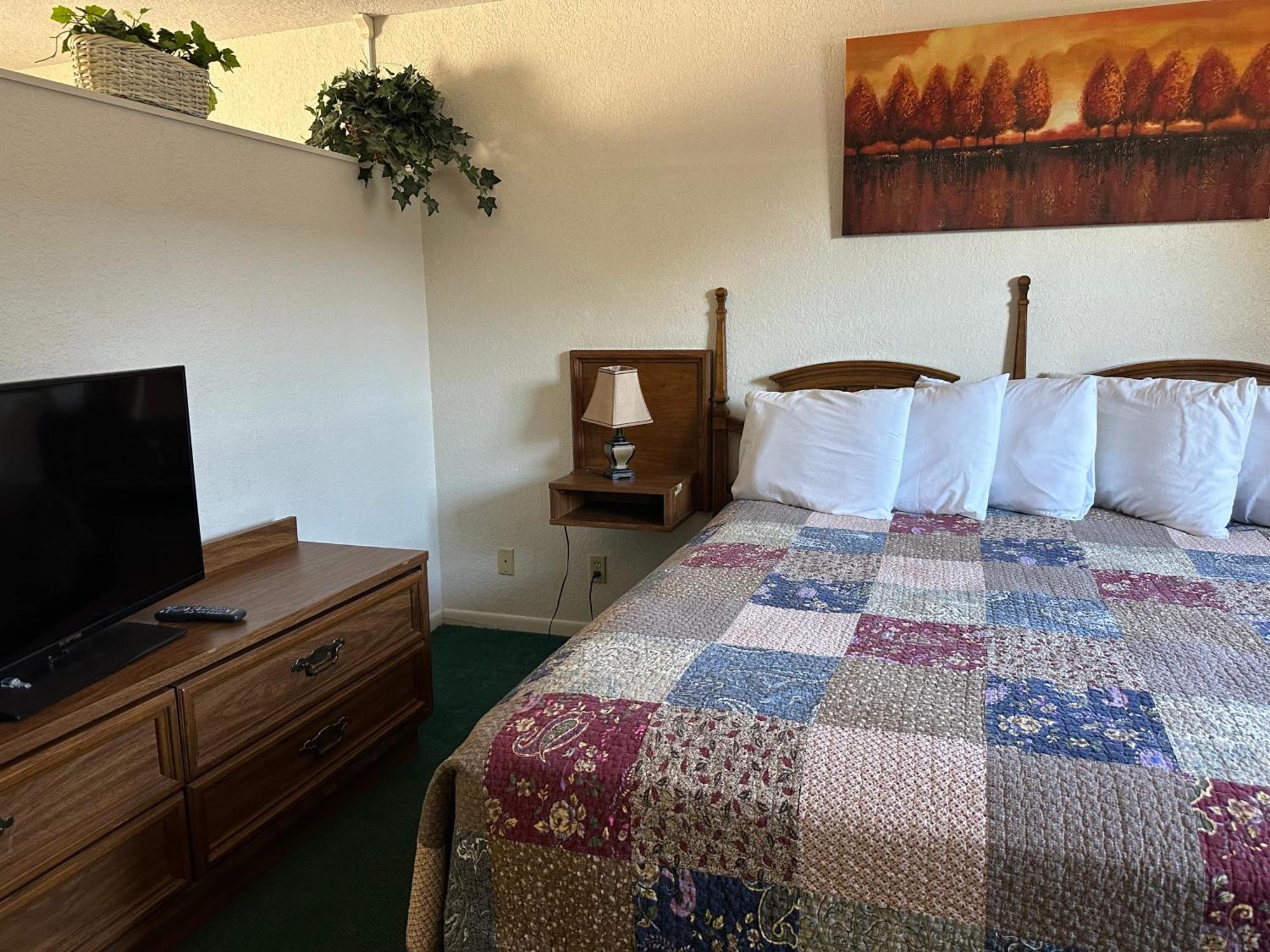 Sunset Inn And Suites Fredericksburg Ngoại thất bức ảnh