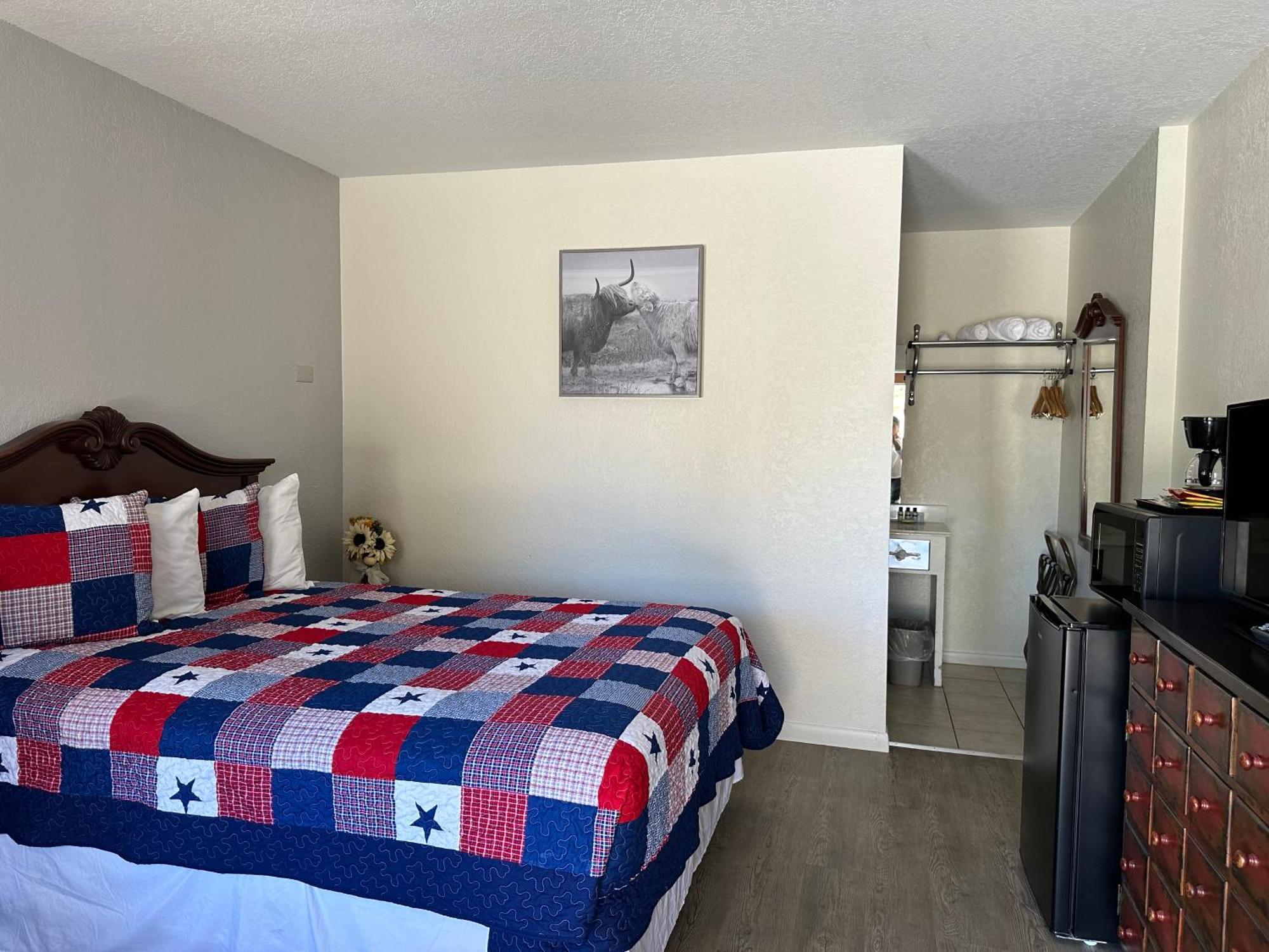 Sunset Inn And Suites Fredericksburg Ngoại thất bức ảnh