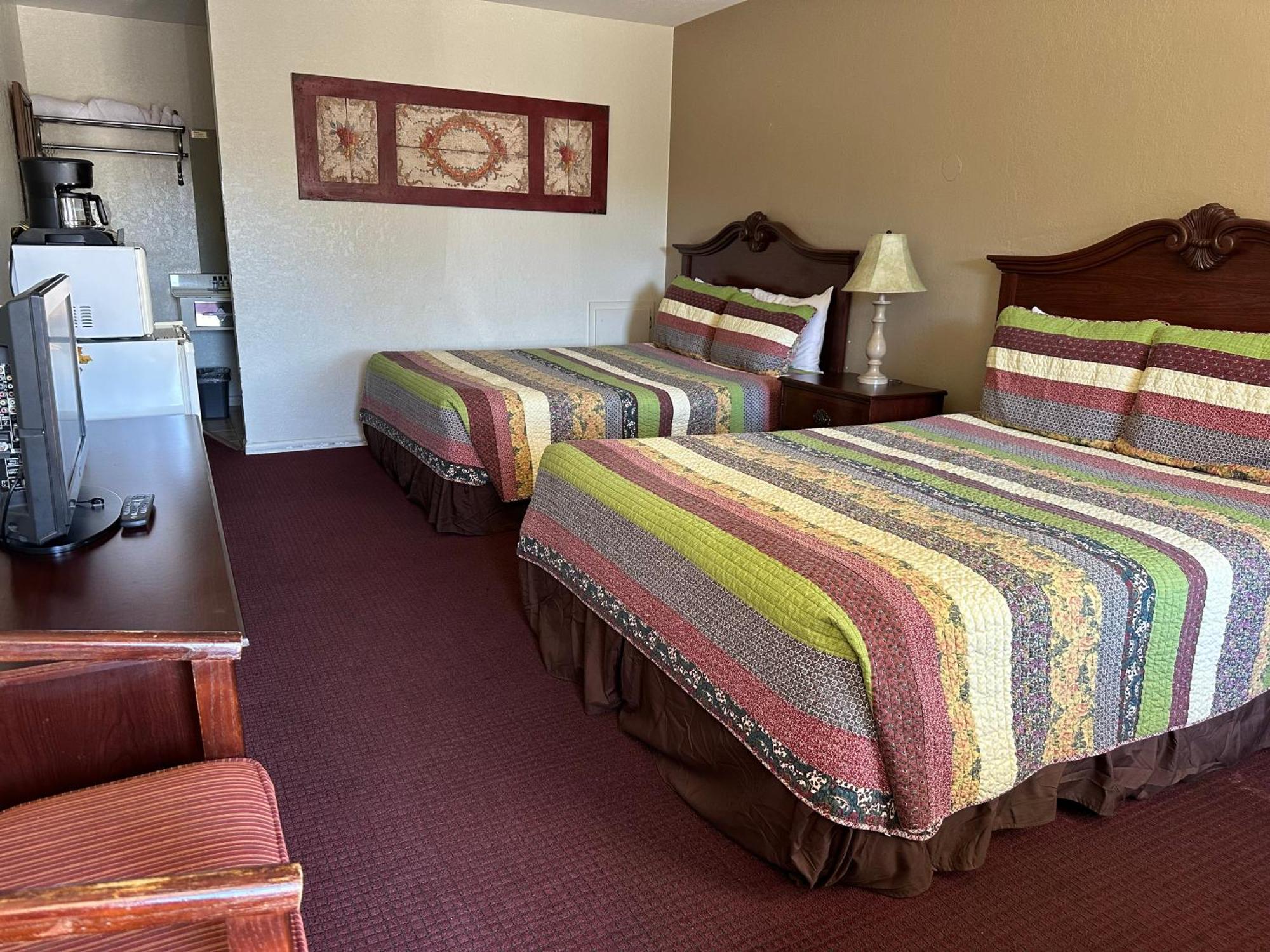 Sunset Inn And Suites Fredericksburg Ngoại thất bức ảnh