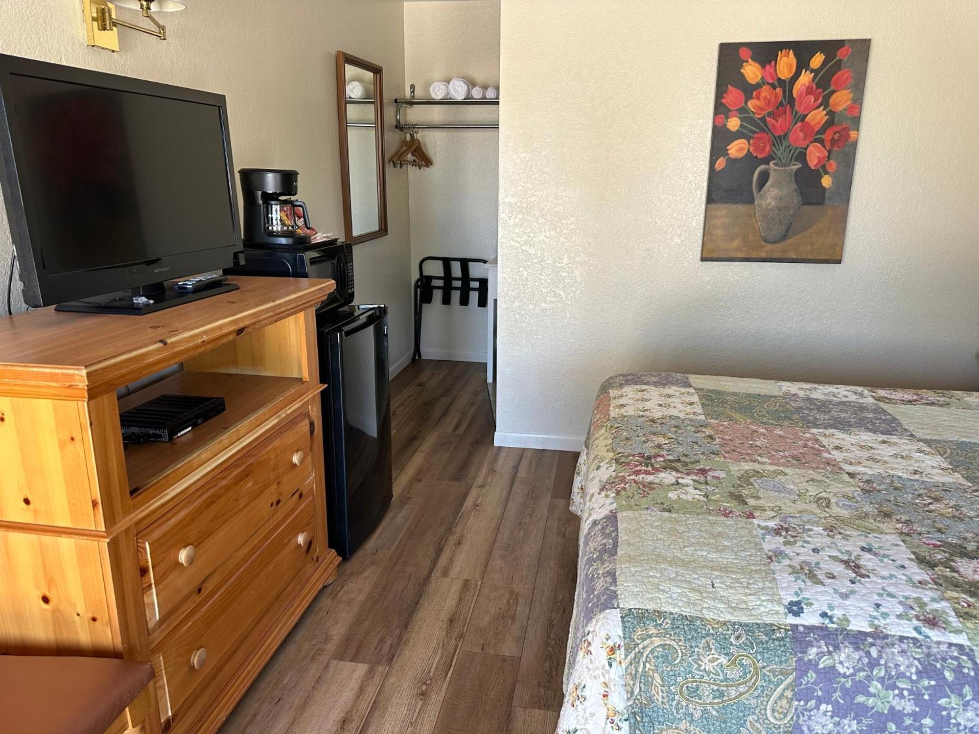 Sunset Inn And Suites Fredericksburg Ngoại thất bức ảnh