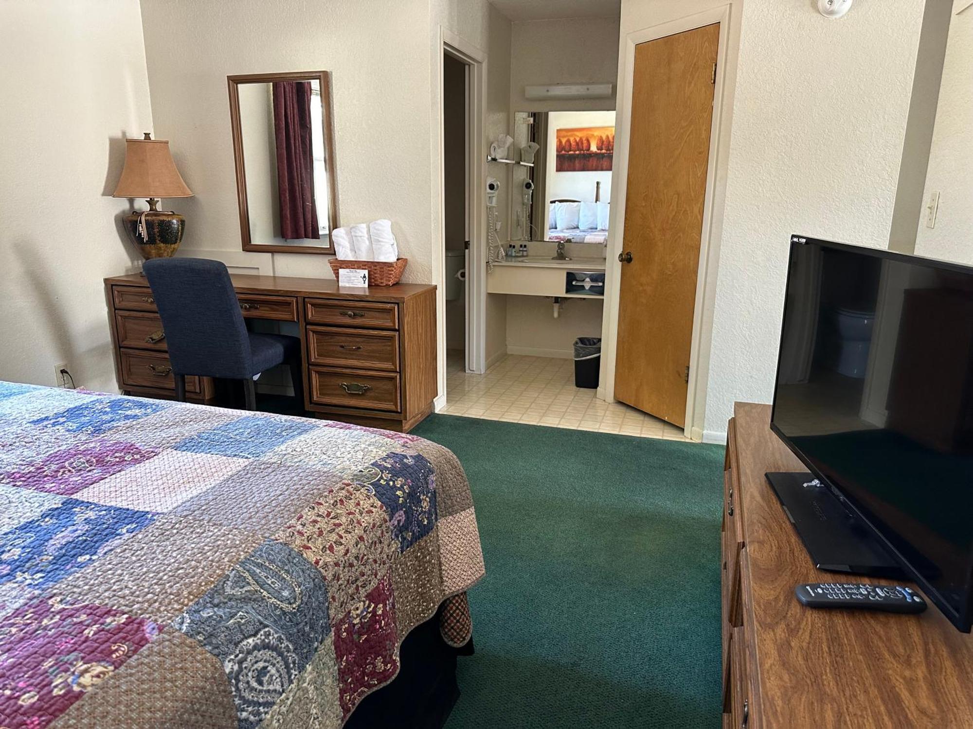 Sunset Inn And Suites Fredericksburg Ngoại thất bức ảnh