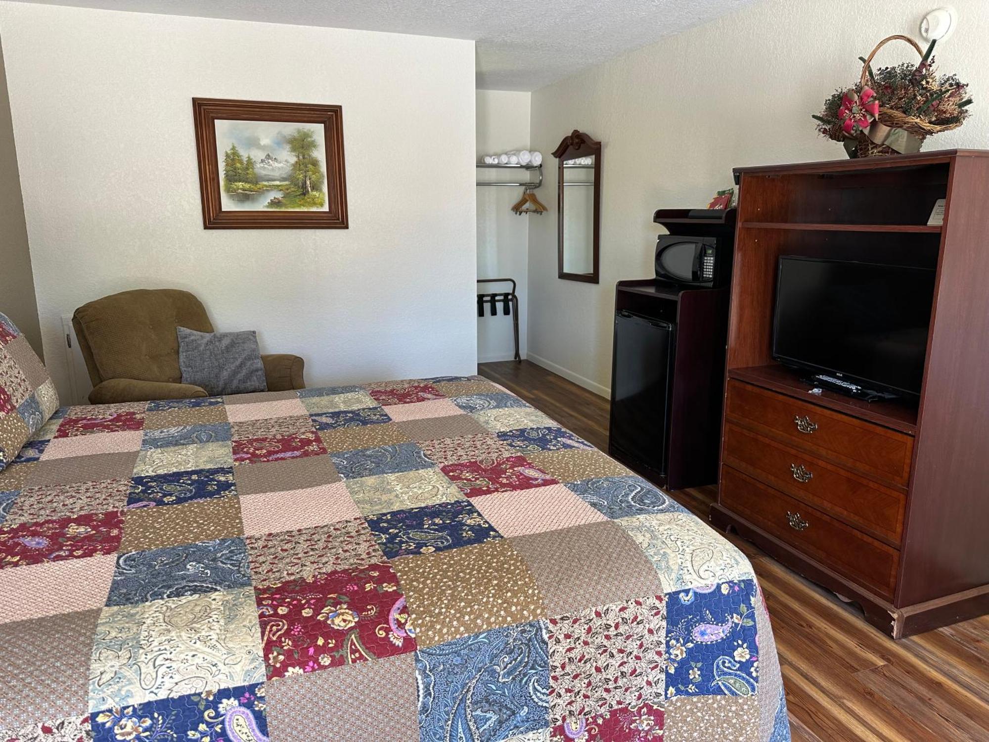Sunset Inn And Suites Fredericksburg Ngoại thất bức ảnh