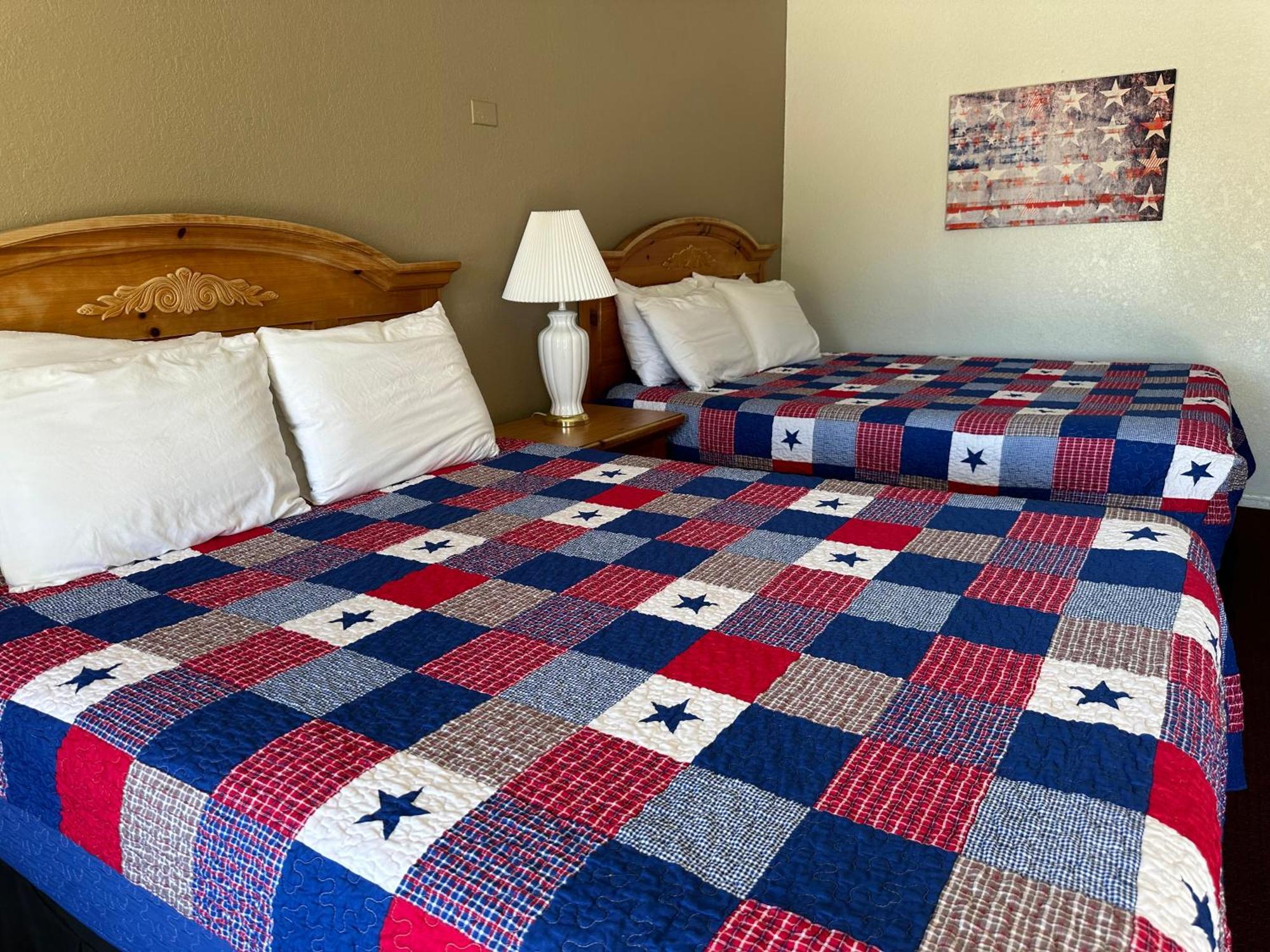 Sunset Inn And Suites Fredericksburg Ngoại thất bức ảnh