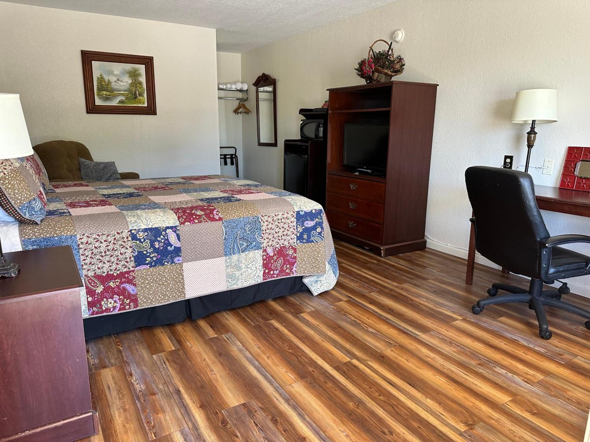 Sunset Inn And Suites Fredericksburg Ngoại thất bức ảnh